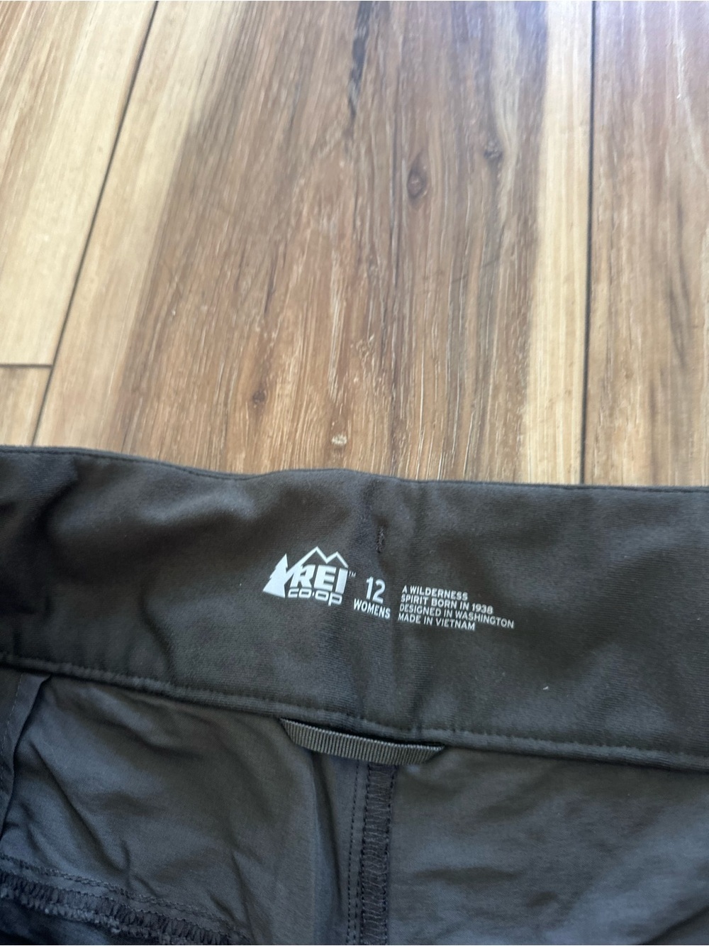 REI women’s green pants size 12 regular fit - Picture 3 of 5